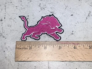 Maßgefertigter bestickter Detroit Löwen Aufnäher zum Aufbügeln oder Aufnähen 3,5" NEONPINK - Bild 1 von 1
