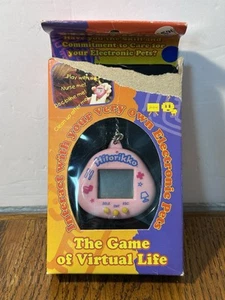 Giocattolo digitale Hitorikko Virtual Pet vintage 1997 in scatola danneggiata non testato - Foto 1 di 9