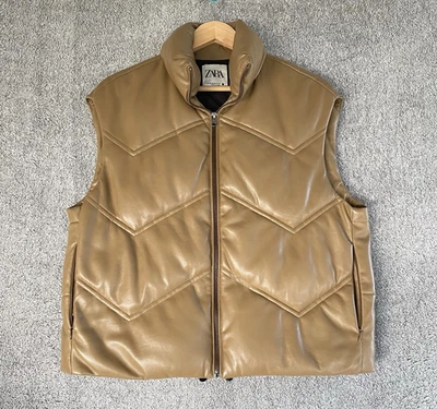 Chaleco acolchado Zara para mujer chaleco bronceado imitación piel de cordero cuero bolsillos con cremallera talla XS Foto 1 de 4