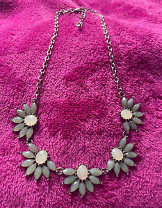 Parfois half flower necklace