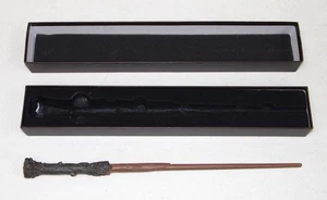Nice!! UNIVERSAL STUDIOS The Wizarding World of Harry Potter "HARRY POTTER WAND" - Picture 1 of 8