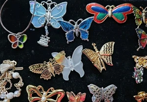 25p Lot Butterfly Theame Jewelry Brooches Pins Necklace Some Signed Avon AAI Kat - Picture 1 of 18