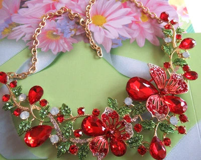 COLLAR COLGANTE ESTILO DISEÑADOR JOYA FLOR ROJA VACACIONES RAMO FLORAL NUEVO Foto 1 de 4