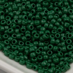 Toho Seed Beads 8/0 Forest Green Opaque 15g #47H 10642156 - Picture 1 of 1