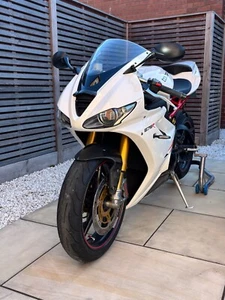 Triumph Daytona 675R - 2012 - Ohlins - Carbon - Picture 1 of 7