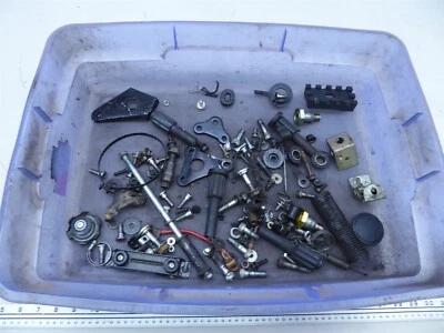 Suzuki GV700 1985 Madura S1001. pernos misc Foto 1 de 4