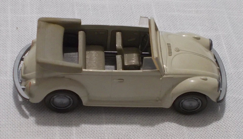 Wiking - Volkswagen Beetle Kafer Cabrio Mod 151 - 1:40 - Crema - Immagine 1 di 4