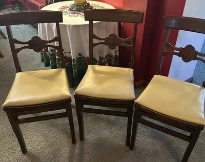 Tres sillas plegables antiguas de madera Louis Rastetter & Sons SÓLIDO KUMFORT AÑOS 20’s Foto 1 de 4