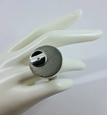 Anello in argento 925 rodiato da 30 g con disco satinato e lucido con diamante  - Immagine 1 di 4