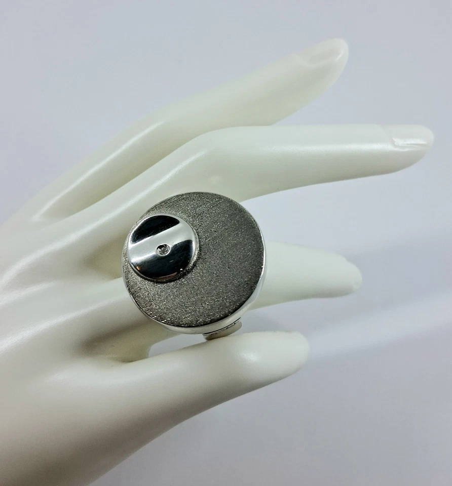 Anello in argento 925 rodiato da 30 g con disco satinato e lucido con diamante  - Immagine 1 di 4