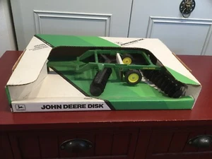 Vintage Ertl John Deere Disk #5602 1/16 Still In Box Great Condition 1990. - Picture 1 of 9