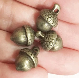 4 Antique Bronze Acorns Charm Pendants 15x12mm - Picture 1 of 2