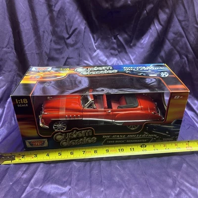 1949 Buick Roadmaster Convertible, Red - Motormax Custom Classics 1/18 Diecast  - Image 1 of 4