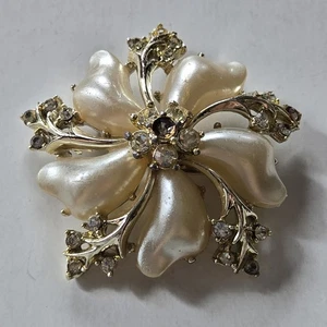 Coro Vtg 1950s Adolph Katz Baby Tooth Faux Pearl Brooch Rhinestone #171707 READ - Picture 1 of 11