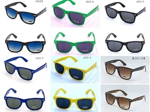 OCCHIALI DA SOLE PER UOMO DONNA MONTATURA IN TINTA UNITA LENTI UV400 VARI COLORE - Foto 1 di 16