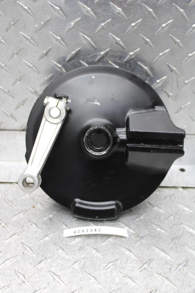 Yamaha XT550 1982 montaje de tambor de freno trasero  Foto 1 de 4