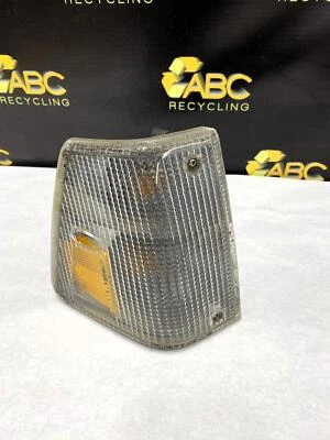 1986-1993 Volvo 244DL правый пассажирский поворотник лампа крепление на крыло - Изображение 1 из 4