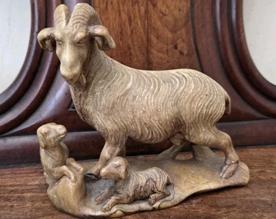 Необычная резная фигурка из мыльного камня начала 20 века Ram and Kids - Изображение 1 из 4
