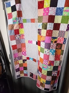 Vintage Handarbeit Patchwork Schoß Quilt 2 "Quadrate 40" x 48" - Bild 1 von 6