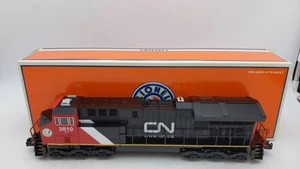 Lionel 2334050 O CN LionChief Plus 2.0 ET44ac Diesel Locomotive #3810 LN/Box - Foto 1 di 8