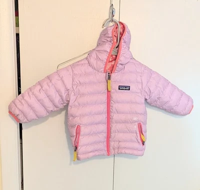 Patagonia Bebé Reversible Plumón Suéter Chaqueta con Capucha Talla 12-18 Meses Rosa Foto 1 de 4