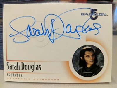 Tarjeta autógrafa completa Babylon 5 Sarah Douglas A13 como Jha'dur 2002 Rittenhouse  Foto 1 de 2