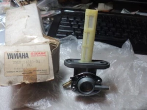 1978-80 YAMAHA XS 650 XS650 FUEL PETCOCK ASSEMBLY 2 NOS OEM 2M0-24510-04 - Picture 1 of 8