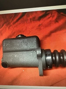 Halftrack G102 G147 Master Cylinder WW2 Army - Picture 1 of 1