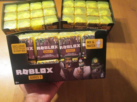 ROBLOX Mystery Figures Series 7 Celebrity Box of 24 Neon Yellow Cube Toy & Codes Cover