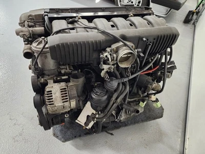 Motor BMW E36 M3 S50b30 de un 1995 E36 M3 con 140 k millas Foto 1 de 4