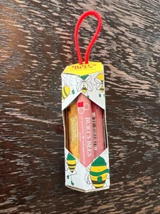 Burts Bees Muérdago Beso Bálsamo Labial Set de Regalo Tonos Rosa 3 Palitos Nuevo con Caja - Imagen 1 de 6