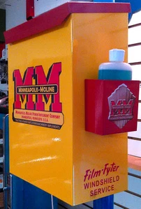 MINNEAPOLIS MOLINE VINTAGE  TRACTOR NOSTALGIC 50S ERA TOWEL BOX DISPENSER - Picture 1 of 3