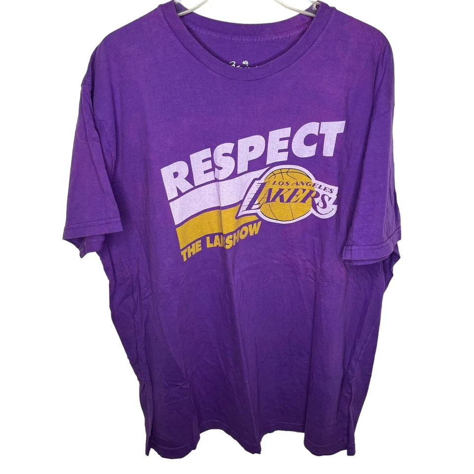 Camiseta Los Angeles Lakers XXL Majestic Select Púrpura Respect The Lake Show RARA Foto 1 de 4