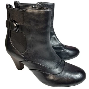 CLARKS Bendables Ankle Bootie SIZE 8.5 Black Leather Zip Buckle Heel Boots Retro - Picture 1 of 14
