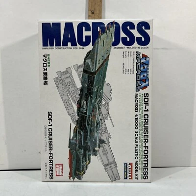 Macross SDF-1 Cruiser-Fortress 1/8000 Scale 1980's Vintage (F14) - Image 1 of 4