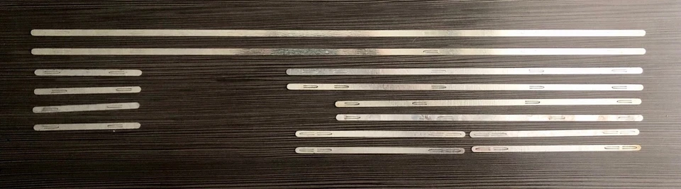 BMW E9 2500CS 3.0CSI - SUPORTES PARA TIRA DECORATIVA - 14 PEÇAS - Imagem 1 de 2