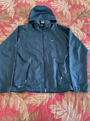 Jaqueta de chuva BARGAIN on NIKE preta clara STORM-FIT com capuz destacável tamanho G   - Imagem 1 de 4