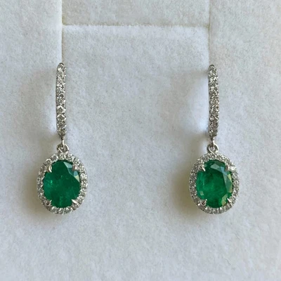 Aretes de oro blanco macizo de 14 k de corte ovalado de 5,00 quilates Foto 1 de 3