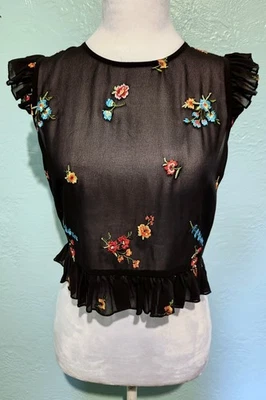 Camiseta sin mangas Forever 21 negra floral transparente talla pequeña para mujer con volantes Foto 1 de 4