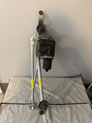 2020 Honda Civic Wiper Motor OEM Silver  76505TBAA02 - Image 1 of 4