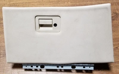 Guantera Lincoln Mark VIII 1993 1994 1995 1996 marfil Foto 1 de 4