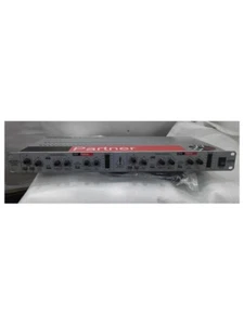 Amplificatore per 8 cuffie con compressore e limiter Etek Partner ( Usato ) - Picture 1 of 6