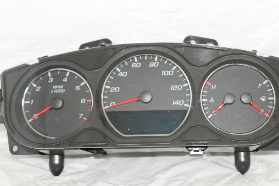 Cuadro de instrumentos velocímetro indicadores de tablero Chevy Monte Carlo 2006 174.829 millas Foto 1 de 4