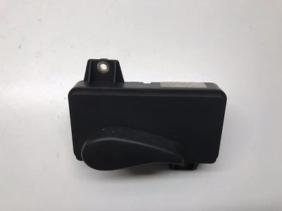 AUDI A6 C5 2003 FRONT LEFT PASSENGER SEAT ADJUSTMENT SWITCH 8L0959765 - Image 1 of 4
