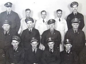 Chicago Bus Driver Leyden Motor Coach Staff Uniform Hat Photo Oak Park IL 1950s - Picture 1 of 5