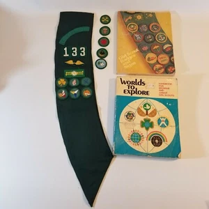 Lot Vintage 60s Girl Scout Sash/Badges & 80s Badge Book and Handbook New York - Picture 1 of 6