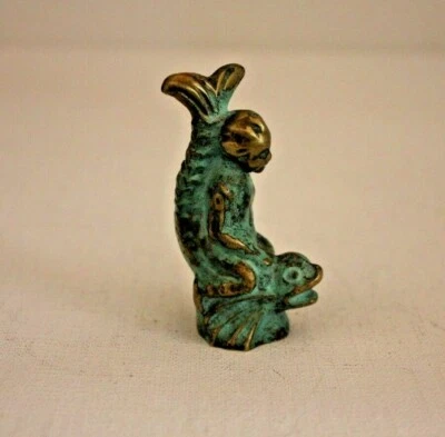 Junge auf Fisch Bronze 126g Messing massiv Figur Skulptur Statue alt vintage  - Bild 1 von 4