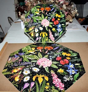 Rompecabezas octogonal Springbok 1968 Romance of the Flowers Okta PZL8021 - Imagen 1 de 10