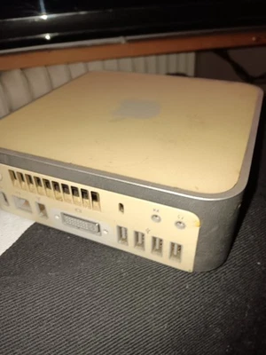 Apple Mac mini (256GB SSD, M1, 8GB) Silver - MGNR3D/A (November, 2020) - Bild 1 von 2