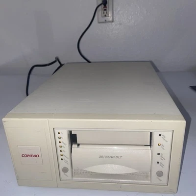 COMPAQ SERIES 3306 30-60085-08 35/70GB DLT  TAPE CARTRIDGE DRIVE WHITE GRADE B - Image 1 of 4
